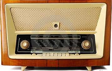 old-radio-11436188